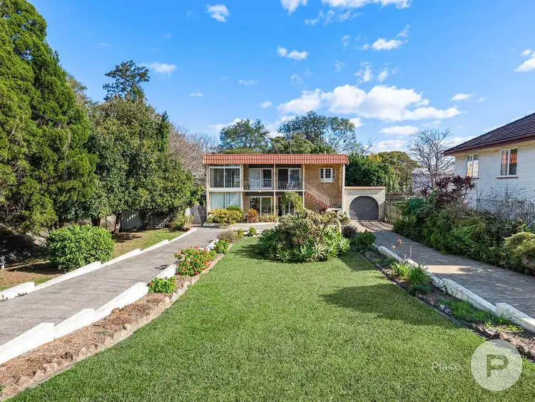 1053 Logan Road, Holland Park West QLD 4121
