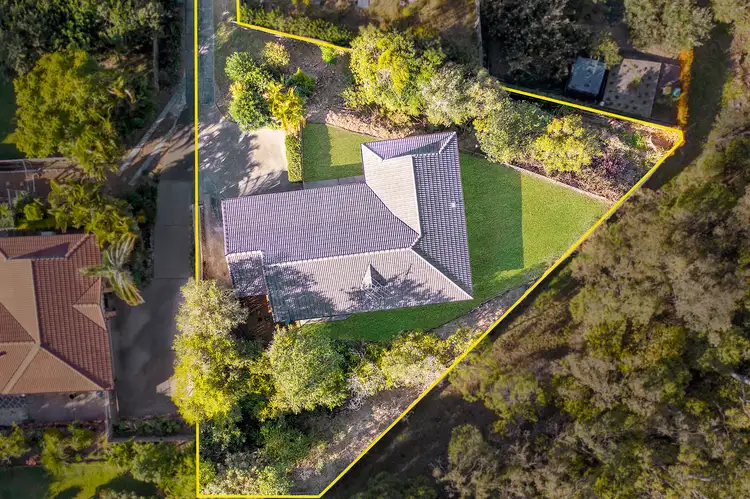 6 Vromans Court, Edens Landing QLD 4207