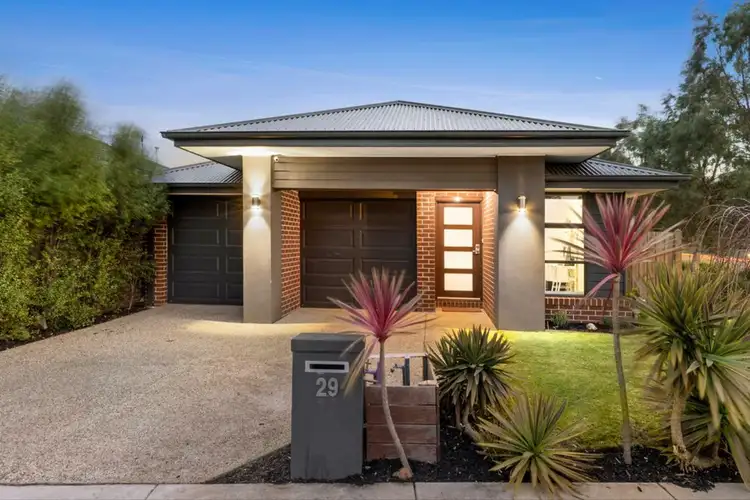 29 Chucklecreek Lane, Armstrong Creek VIC 3217