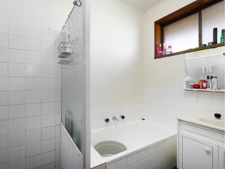 Sixth view of Homely unit listing, 2/72 Thomson Street, Sale VIC 3850