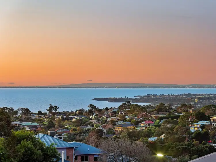 2 Hove Road, Mount Martha VIC 3934