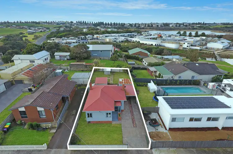 Second view of Homely house listing, 4 Elliott Street, Warrnambool VIC 3280