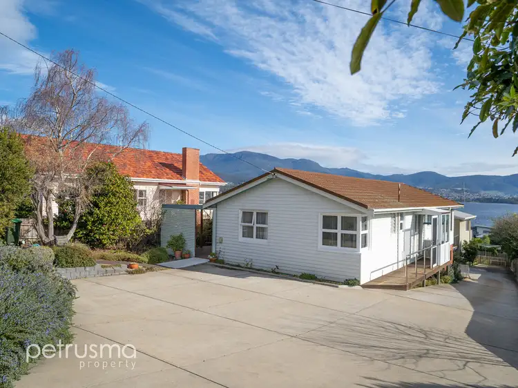 1/37 Kaoota Road, Rose Bay TAS 7015