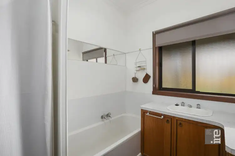 Fifth view of Homely house listing, 2 Dunlop Street, Wangaratta VIC 3677