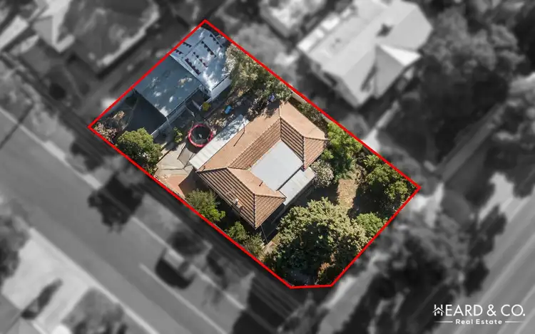 25 Holmes Road, Long Gully VIC 3550