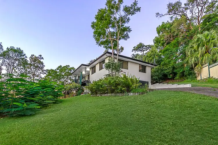 9 Halton Street, Stafford Heights QLD 4053