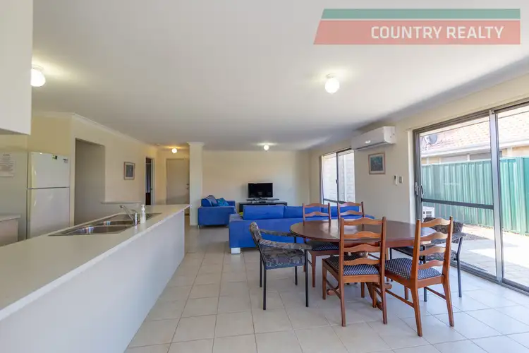 13 Riverside Outlook, Northam WA 6401