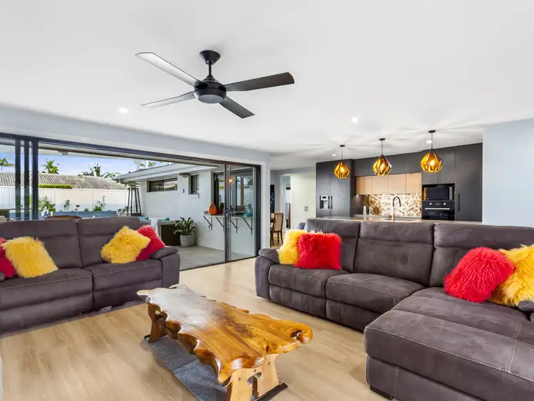 98 Mountain View Avenue, Burleigh Waters QLD 4220