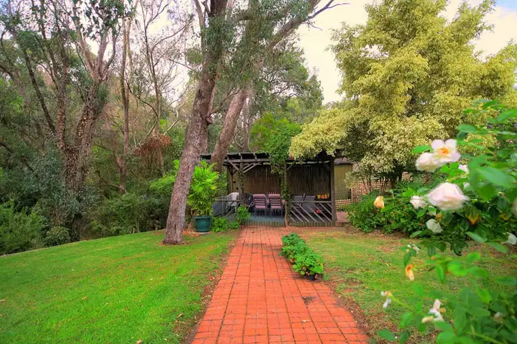 98 Amethyst Crescent, Mount Richon WA 6112