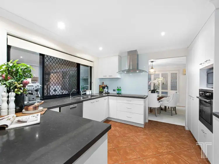 Sixth view of Homely house listing, 8 Clearmount Crescent, Carindale QLD 4152