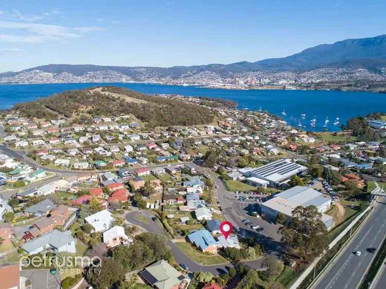 15 Loinah Crescent, Montagu Bay TAS 7018