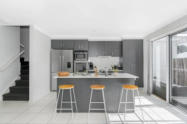 2/1 Rhiana Street, Pimpama QLD 4209