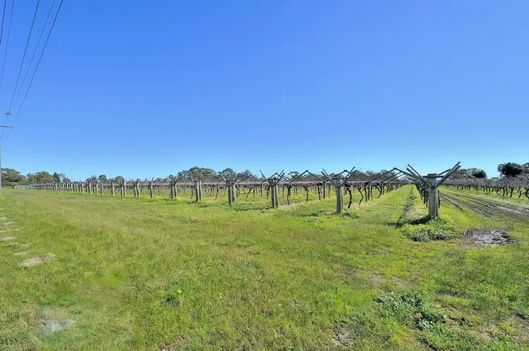 37 De Burgh Road, Caversham WA 6055