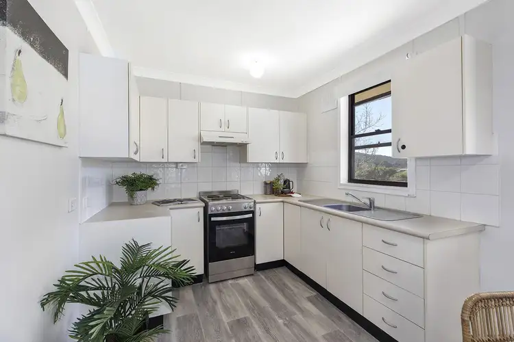 Sixth view of Homely house listing, 8 Halcyon Street, Wyoming NSW 2250