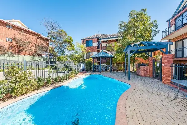16/8 King George Street, Victoria Park WA 6100