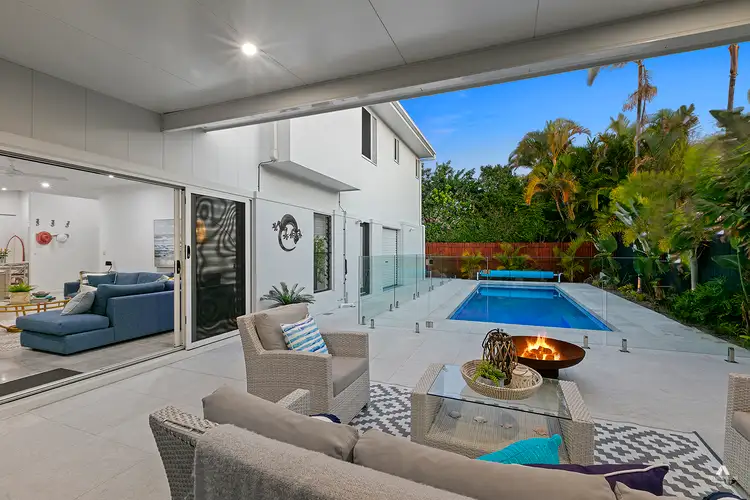 180 Oceanic Drive, Warana QLD 4575