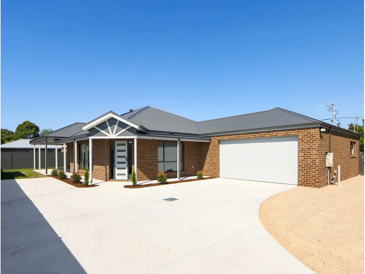 Main view of Homely townhouse listing, 488a Raymond Street, Sale VIC 3850