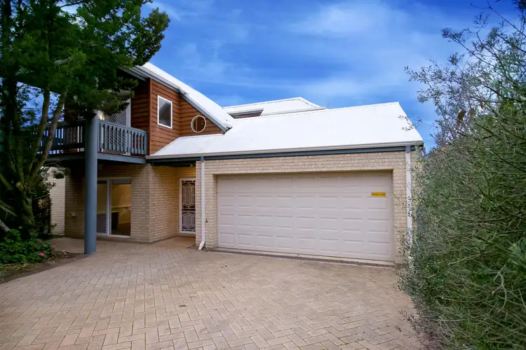 10 Huxtable Terrace, Baldivis WA 6171