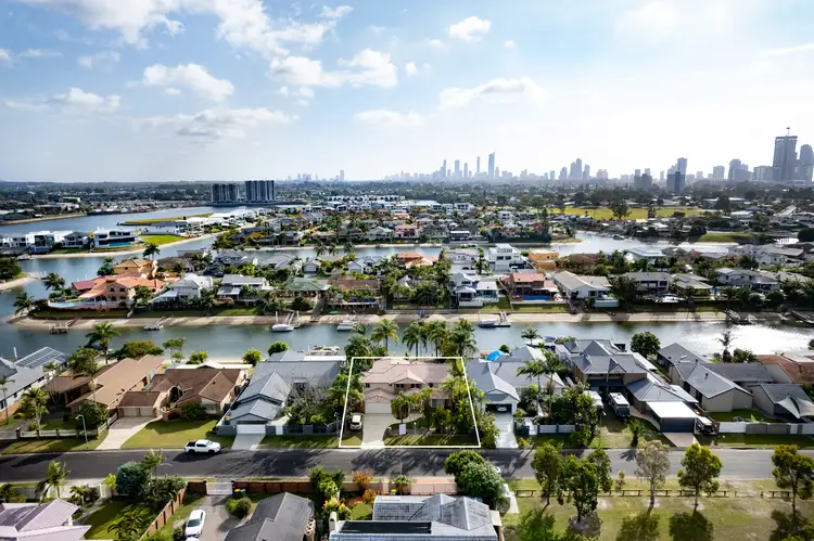 17 Drayton Terrace, Mermaid Waters QLD 4218