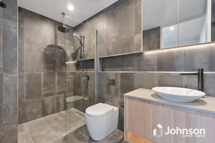 Fifth view of Homely apartment listing, 6/25 Wooloowin Avenue, Wooloowin QLD 4030