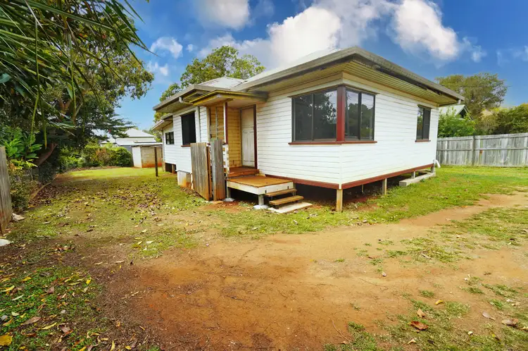 15 Troughton Street, Mareeba QLD 4880