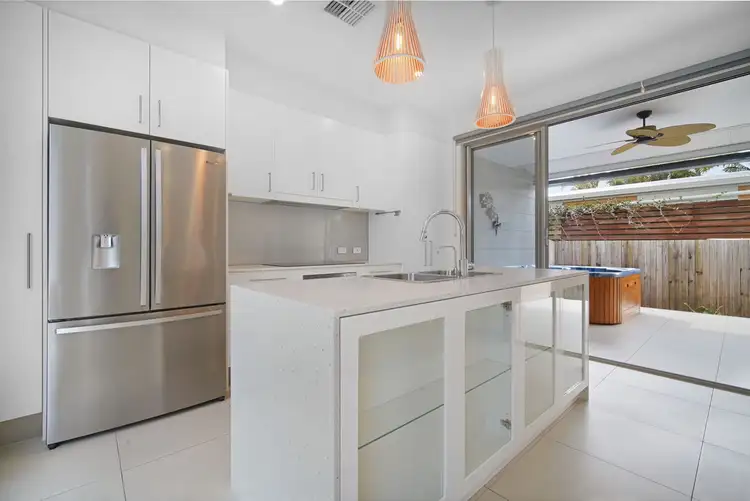 Sixth view of Homely unit listing, 2/5 Albion Avenue, Miami QLD 4220