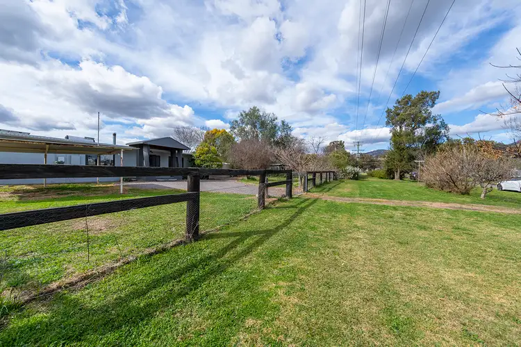 1 Abbott Street, Wingen NSW 2337