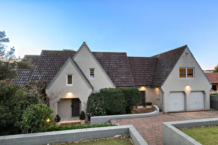 24 Memorial Drive, The Hill NSW 2300