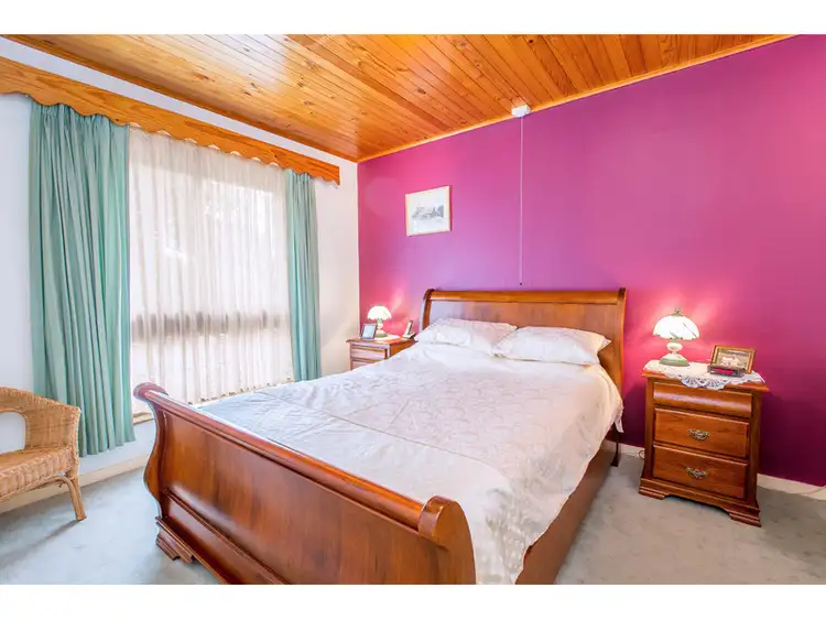 Sixth view of Homely house listing, 1 Merlinda Court, Wodonga VIC 3690