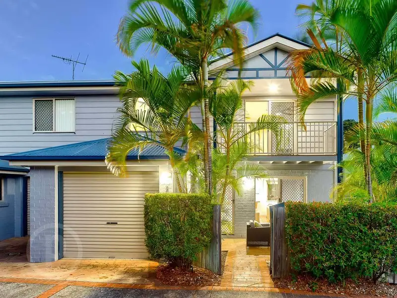Main view of Homely townhouse listing, 2/22 Park Lane, Yeerongpilly QLD 4105