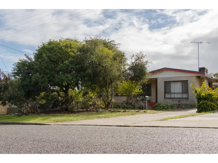27 Sawle Road, Hamilton Hill WA 6163
