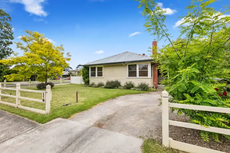 24 Surrey Street, Mornington VIC 3931