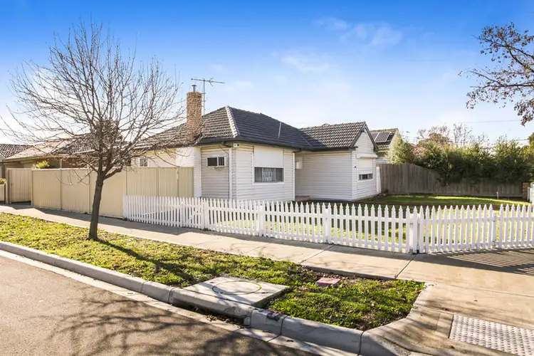 38 Warwick Road, Sunshine North VIC 3020