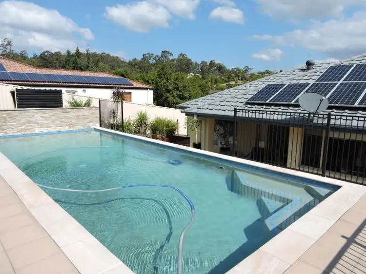 13 Tee Trees Boulevard, Arundel QLD 4214
