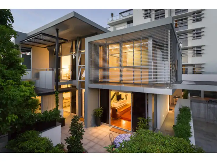 30 Hollins Crescent, New Farm QLD 4005