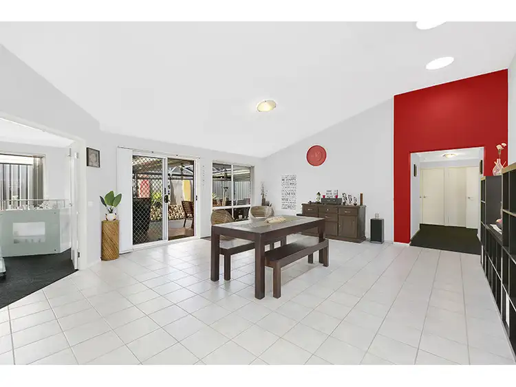 13 Mebbin Circuit, Woongarrah NSW 2259