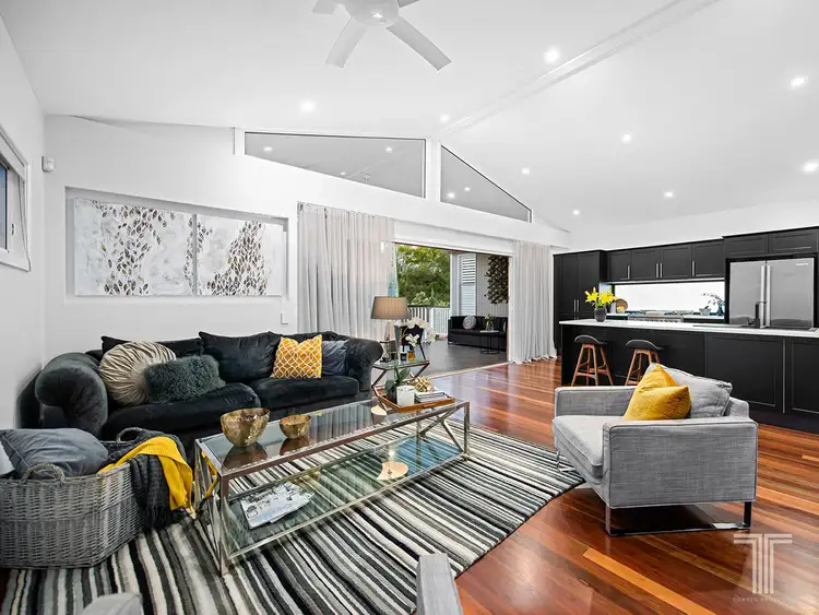 10 Captain Street, Holland Park West QLD 4121