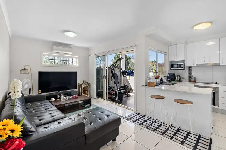 2/854 Sandgate Road, Clayfield QLD 4011