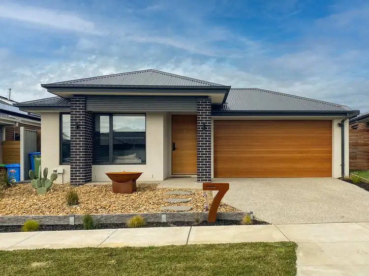 7 Vasello Circuit, Cranbourne South VIC 3977