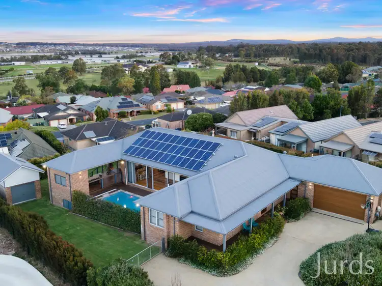 8 Albuera Close, Morpeth NSW 2321