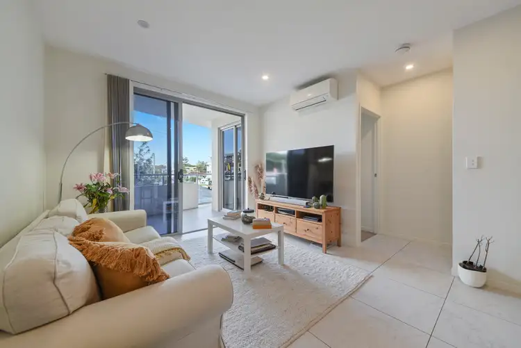 7/902 Logan Road, Holland Park West QLD 4121