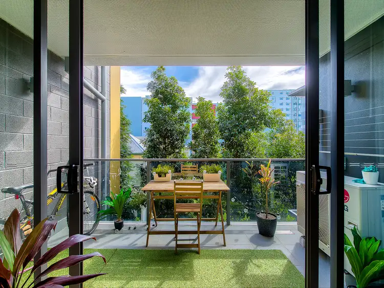 Sixth view of Homely block of units listing, 40 Carl Street, Woolloongabba QLD 4102
