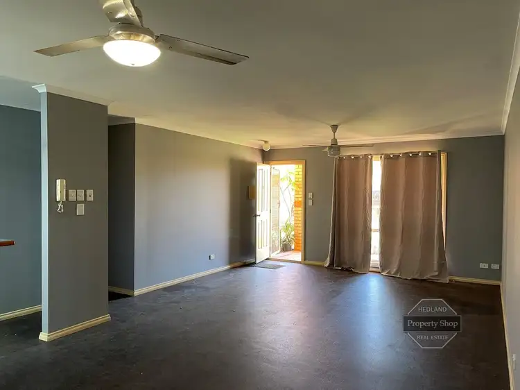 25/35 Egret Crescent