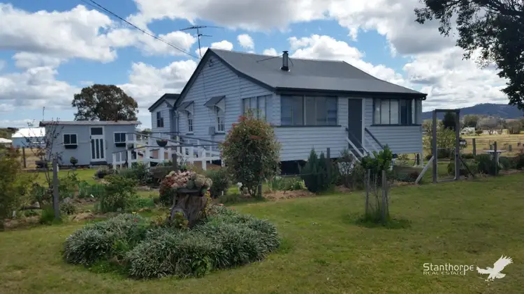 70 Woodlawn Street, Wallangarra QLD 4383