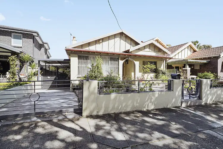 6 Roslyn Street, Ashbury NSW 2193