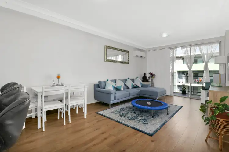 303/8 Myrtle Street, Prospect NSW 2148