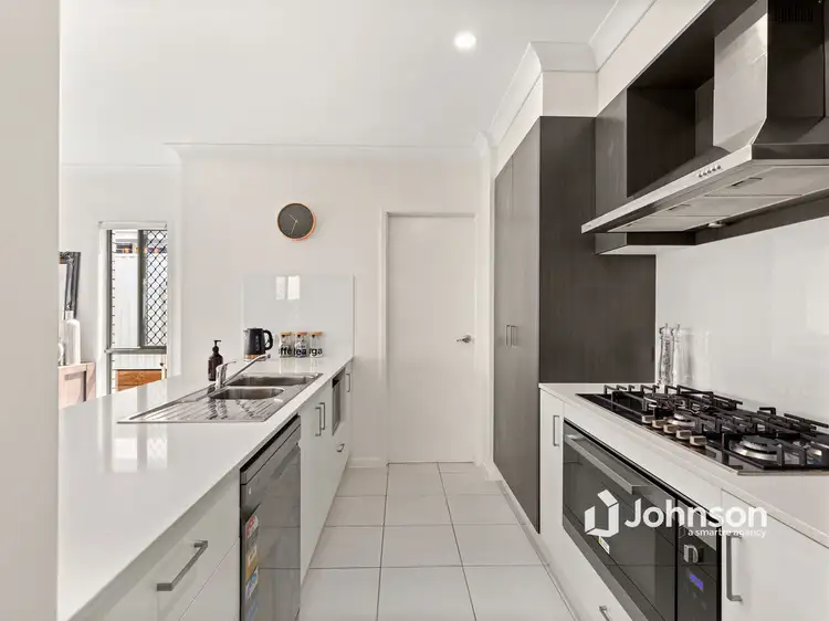 Third view of Homely house listing, 8 Koona Place, Hillcrest QLD 4118