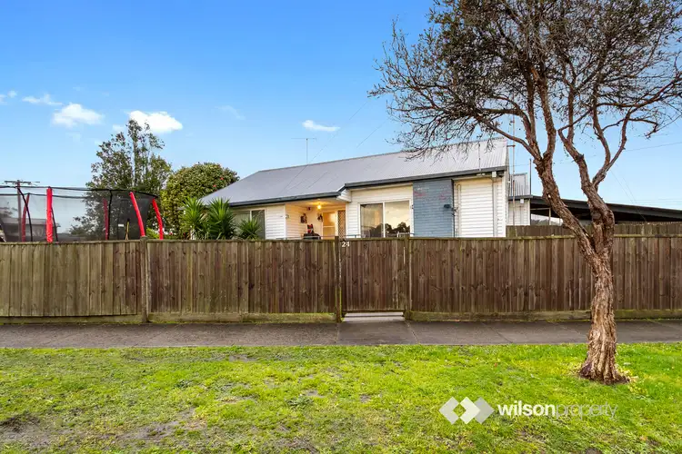 24 Anderson Avenue, Yallourn North VIC 3825