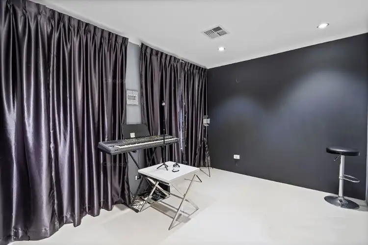 Sixth view of Homely house listing, 8 Correa Pass, Success WA 6164