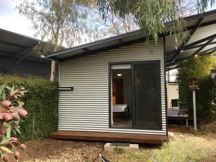 25 Barkly Street